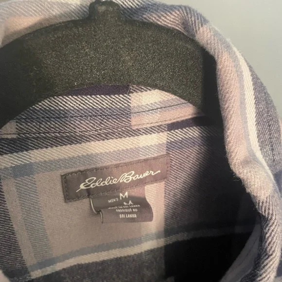 2x Button down flannels - Picture 2 of 4